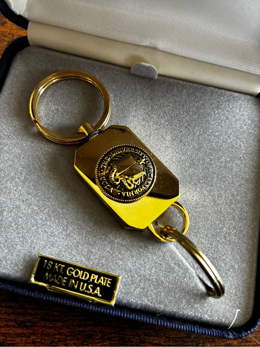 Vintage UCLA Alumni 18K Gold Plated Key Ring Pull Apart NOS Jardine USA Box
